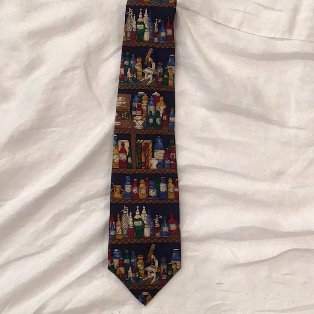 Alynn Ye Olde Apothecary Shop Silk Tie